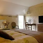 Nocleg ze śniadaniem Le Bourgis 3*