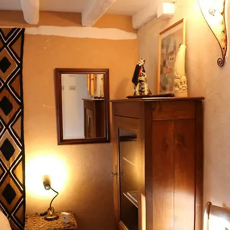 Le Bourgis Bed & Breakfast 4*