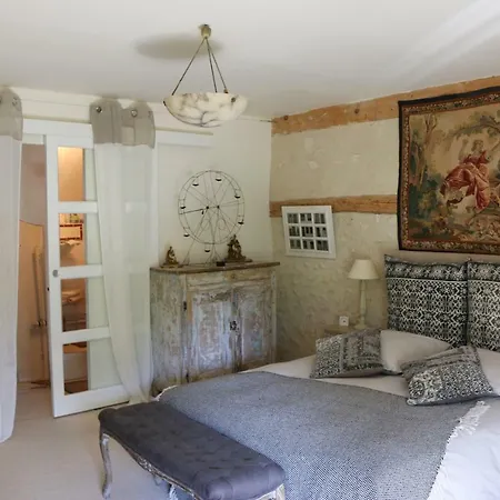 Le Bourgis Bed & Breakfast *