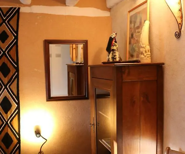 Le Bourgis Bed & Breakfast 4*